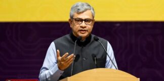 ऑनलाइन गेमिंग बिल 2025 : केंद्र सरकार ने कंपनियों संग की अहम बैठक, ईस्पोर्ट्स और सोशल गेम्स पर होगा जोर | Details Inside सरकार ने ऑनलाइन गेमिंग बिल 2025 पर कंपनियों से की चर्चा | Government discusses Online Gaming Bill 2025 with Indian gaming companies